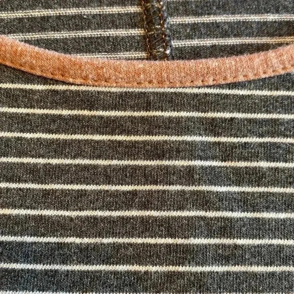 Umgee Gray & White Stripe Long Sleeve Top Brown Trim & Elbow Pads Size Medium. - Picture 6 of 12